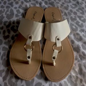 Quipid Sandals